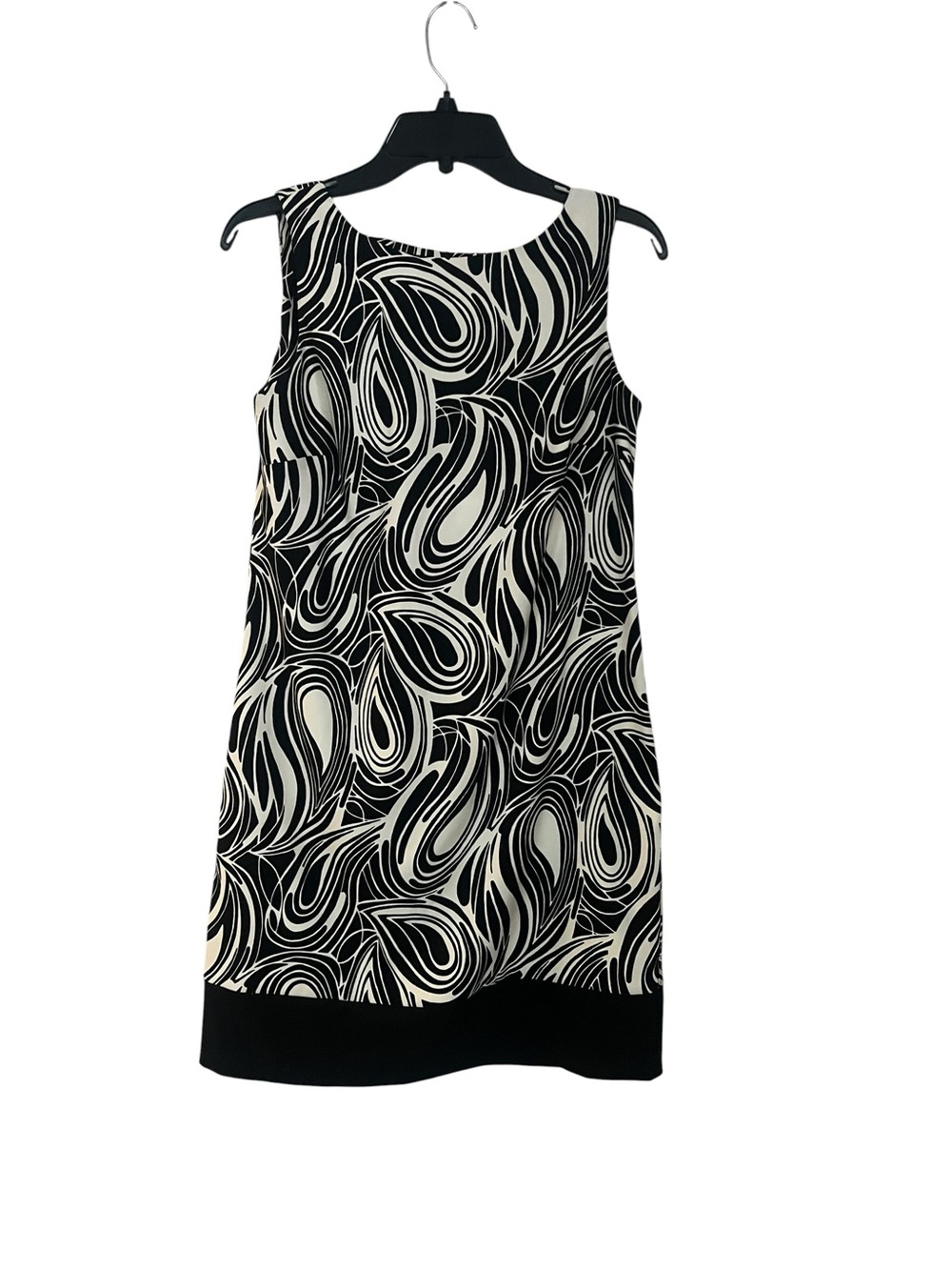 AB Studio Black & White Swirl Sleeveless Shift Dress